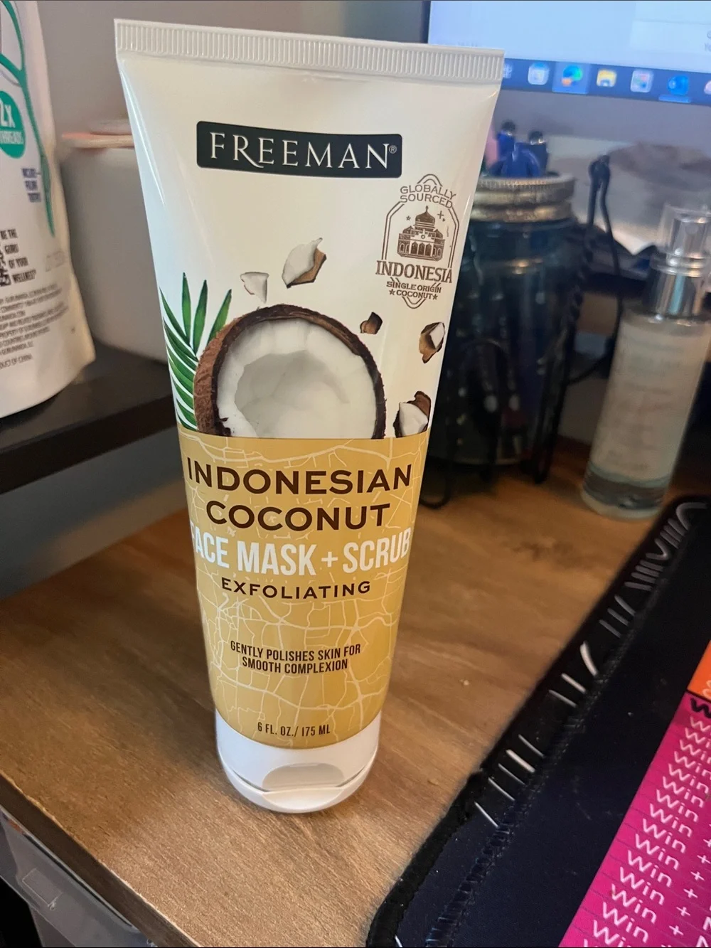 Indonesian Coconut Exfoliating Face Mask + Scrub — White & Tan